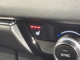 フロント両席にはシートヒーターが付いています!寒い日に便利な装備ですね。