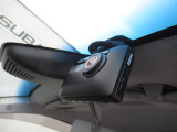 SAA製の前後録画型ドライブレコーダーを装着しています。KZR-S100W
