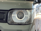 LEDヘッドライトは、点灯の瞬間から最大光量を発揮し、突然暗くなるトンネルなどでの安定感を高めます。
