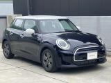 BMW認定中古車は第三者品質評価制度も採用しております。AIS方式による車両品質評価制度も導入し公平な車両コンデション評価を行うことにより車両品質の透明性を高めると同時に更なる信頼と安心をお届けします