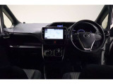 必要な装備を使いやすい位置に配置した機能的な運転席まわり。操作感や車両感覚など、ぜひ運転席に座って確かめてください。