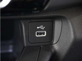 ◆USB接続端子◆使いやすい場所に装備されています♪
