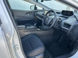 厚みのあるシートは座り心地も良く運転席も助手席もリラックスしてゆったりと座れます!