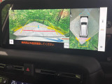 【パノラミックビューモニター】専用のカメラにより、上から見下ろしたような視点で360度クルマの周囲を確認することができます☆死角部分も確認しやすく、狭い場所での切り返しや駐車もスムーズに行えます。