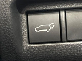 【パワーバックドア】スマートキーや運転席のボタンを押すだけでリアゲートが自動で開閉します!荷物を持っている時や、高い位置にあるバックドアを閉める際に便利な機能です♪