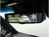 デジタルインナーミラー装備!車両後方のカメラの映像をデジタル補正で視認性を向上させてインナーミラー内に表示します♪視界を遮るものがなく、後席に同乗者がいても後方を確認しやすく安心です♪