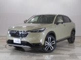 ワンオーナ禁煙車のVEZELe:HEV入荷しました♪傷・走行距離共に少なくタイヤ溝もタップリ残っております!車内WiFi、10スピーカー、パワーバックドア装備、プレミアム保障2年付きです!