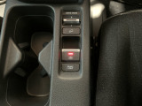 【電子パーキングブレーキ】スイッチ操作で作動・解除ができ、坂道発進時も安心です。