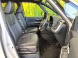 運転席シート廻りは使用感も少なく、良好な状態となっています。前オーナー様が丁寧に使っていたことがよくわかりますね。
