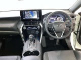 豪華な内装で運転も楽しくなりますよ♪