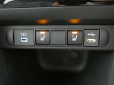 運転席と助手席には寒い時にうれしいシートヒーターが装備されてます。