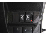 ◆◆両側電動スライドドア!!荷物で手が塞がる時など簡単にドアの開閉が出来ます!何より力いらずで開閉OK!女性やお年寄りにも優しい♪電動機能はOFFにもできますから元気なお子様の駆け出しも安心!