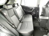 ゆとりある広々とした車内空間は、ドライブを始め買い物やレジャーなど、幅広く活躍します。一人でもみんなとでもお出かけを楽しみましょう!