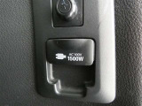 【アクセサリーコンセント(AC100V・1500W)】・・・AC100Vで最大消費電力1500W以下の電気製品を使用できます。災害時に電力が必要なとき給電ができます。