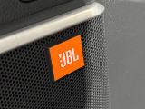 【JBLサウンドシステム】充実のナビ機能はもちろん、高度なチューニング能力が搭載されており、高音質な音楽をお楽しみいただけます♪