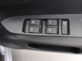 パワーウィンドゥ 運転席ドアスイッチ照明付です。