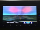 【バックカメラ】運転が苦手な方も車庫入れラクラクです!ギアをリバースに入れれば自動的に切り換わりますので、面倒な操作は不要です♪狭い駐車場もお車を傷つけず安心ですね!