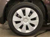 足元が整っていると、車全体がすっきりとした印象になります。丁寧に清掃を済ませており、気持ちよく乗り出せる状態です。まずは実車の雰囲気をご覧ください。