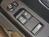 電動格納式ドアミラー・パワーウインドウを装備しています。