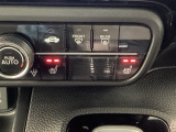 運転席と助手席にはシートヒーターが付いています☆寒い時期に腰周りを温めてくれるので体全体が温まりやすいのは勿論、暖房と違い顔に風が当たらないので、乾燥肌やドライアイの方でも大丈夫☆