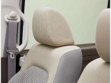 後方から低速で追突された際に、首への負担を軽減する頚部衝撃緩和シートを運転席/助手席に採用しています。*画像はイメージ図です。同様の装備が備えられております!