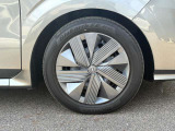 タイヤサイズは185/60R16インチ
