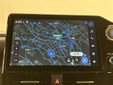 いまや必須装備「ナビゲーション」搭載!知らない場所に、スイスイッとドライブ。なんて便利な機能でしょうか?もう、これなしではハンドルを握れませんね!でも、運転中の操作は危険ですのでご注意ですね☆