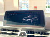 【メーカー純正ナビ】インテリアに溶け込むスタイリッシュな「専用設計」メーカーナビを装備♪視認性や操作性など基本性能にも優れ、より上質なカーライフをお楽しみいただけます。
