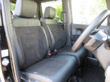 前席の画像です。是非運転席に座っていただき視界等をご確認ください。