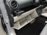 納車の前にはエンジンオイル、オイルエレメント、エアクリーナー、クーラント、バッテリー、ワイパーゴムのチェックまたは交換を行います!