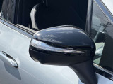 納車前整備は、検査ライン等の施設が充実した当店3階の指定工場で入念に行います。メルセデス・ベンツの定める厳しい基準をクリアしたお車のみをご案内させて頂きます。