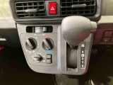 納車前にはプロのメカニックが、各部の点検を行います。ディーラーにしか出来ない品質、そしてサービスできっと満足していただけると思います!