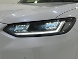瞬時に最大光量に達する高輝度LEDを採用。消費電力が少なく寿命が長いのも嬉しいポイントです。オートライト機能付きで、トンネルの出入りもストレスフリーです。
