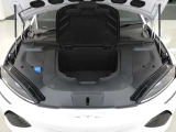 定期点検や車検、日常のメンテナンスも、どうぞ当社の整備工場にお任せください。