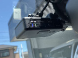 ドライブレコーダー付きで前方だけでなく車室内も録画できるので万一のとき記録に残せて安心です。