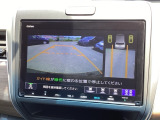 便利な3ビュー切り替え、ガイド線表示付きのバックカメラです!後退時、後方の視界をサポートします!