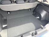 普段のお買い物や通勤、送迎等に十分な荷室スペースを確保しております。セカンドシートを倒すと、大きな荷物の積載も可能です♪