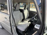 ★シートヒーターは運転席だけでなく助手席にも装備!大切なパートナーやご家族を冷えから守る、優しさ溢れるおもてなし仕様です!