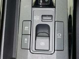 【横滑り防止機能】 車両走行安定補助システム搭載  車が横滑りしそうになった際に、横滑りを防ぐ安全装備が付いています。