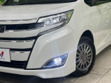 【LEDヘッドライト】悪天候や夜間走行時も良好な視界を確保し安心して運転できる高輝度LEDヘッドライトを装備!点灯速度が早く、消費電力も抑えられています。