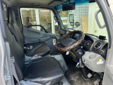 運転席!乗り降りもしやすいです!