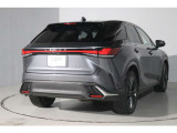 お客様が安全安心にお使いいただくために、納車前にレクサステクニカルショップにて点検整備をさせていただきます。