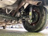 お車を安心してお乗りいただく為には、足回りの定期点検が欠かせません。サービスサポート(有償保証)では無料点検もご提供しており、安心のカーライフをお過ごしいただけるサポート体制が整っています。