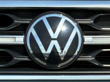 VOLKSWAGENのエンブレムにはセンサーが内蔵されています。