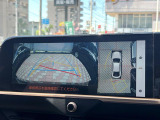 【パノラミックビューモニター】専用のカメラにより、上から見下ろしたような視点で360度クルマの周囲を確認することができます☆死角部分も確認しやすく、狭い場所での切り返しや駐車もスムーズに行えます。