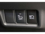 『U-Carつるた店はサービス工場も併設』 ※3ストール設備で買った後の整備も安心です※ 『U-Carつるた店はau携帯ショップも常設』 ※営業時間 AM9:30-PM5:00まで※