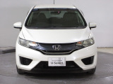 Hondaのデザインアイデンティティーの「ソリッド・ウイング・フェイス」を具現化しました。Hondaの象徴「H」マークを中心にフロントグリルからヘッドライトまでを1つのつながりとしてデザインしました。