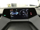 とっても見やすいメーターです。夜間時はラグジュアリーな気分にさせてくれる照明が魅力ですので、夜のドライブも楽しみになりますよ♪