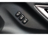 運転席のシートポジションメモリー機能は、登録済みの運転者と交代しても、シートポジションの変更の手間がかかりません。