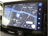 純正ナビを装備。タッチパネル式で使いやすく、お出かけもラクラクです。